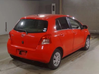 Toyota VITZ  с аукциона в Японии