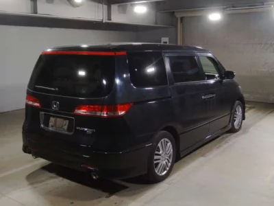 Honda ELYSION  с аукциона в Японии