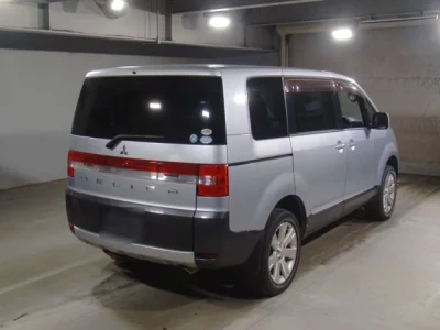 Mitsubishi DELICA D5