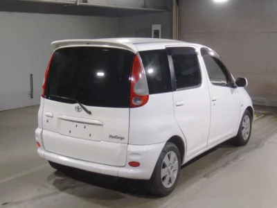 Toyota FUNCARGO  с аукциона в Японии