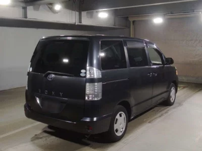 Toyota VOXY  с аукциона в Японии