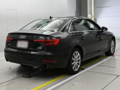 Audi A4  с аукциона в Японии