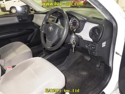 Toyota COROLLA AXIO  с аукциона в Японии