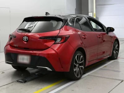 Toyota COROLLA SPORT  с аукциона в Японии