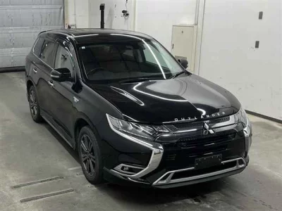 Mitsubishi OUTLANDER PHEV  с аукциона в Японии