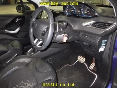 Peugeot 208  с аукциона в Японии
