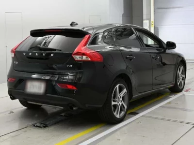 Volvo V40  с аукциона в Японии