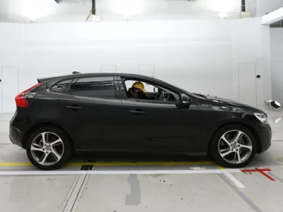 Volvo V40  с аукциона в Японии