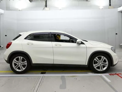 Mercedes-Benz GLA CLASS
