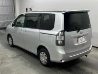 Toyota VOXY лот № 20037 оценка 4  с аукциона в Японии 1