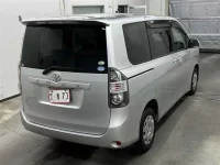 Toyota VOXY лот № 20037 оценка 4  с аукциона в Японии 4