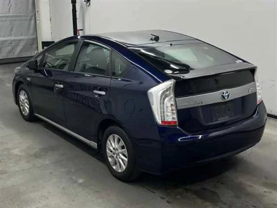 Toyota PRIUS PHV  с аукциона в Японии