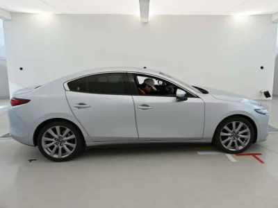 Mazda MAZDA3  с аукциона в Японии