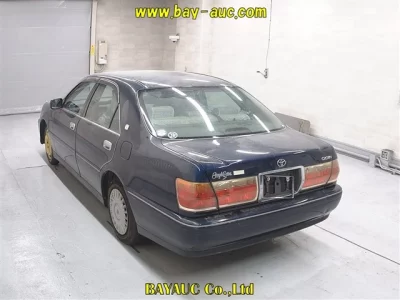 Toyota CROWN  с аукциона в Японии