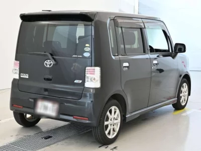 Toyota PIXIS SPACE  с аукциона в Японии