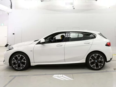 BMW 1-Series  с аукциона в Японии