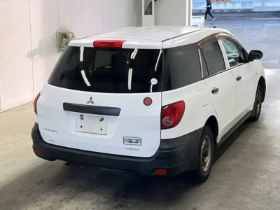 Mitsubishi LANCER VAN