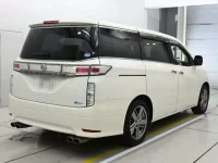 Nissan ELGRAND лот № 10064 оценка 4.5  с аукциона в Японии 1