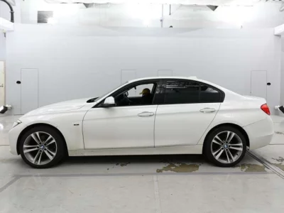 BMW 3-Series  с аукциона в Японии