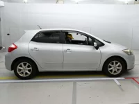 Toyota AURIS лот № 10068 оценка 4.5  с аукциона в Японии 2