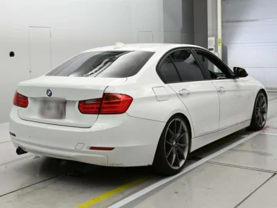 BMW 3-Series  с аукциона в Японии