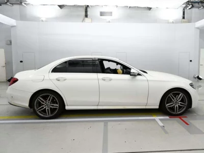 Mercedes-Benz E CLASS  с аукциона в Японии