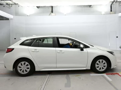 Toyota COROLLA TOURING  с аукциона в Японии