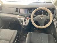 Toyota ISIS лот № 1034 оценка 3.5  с аукциона в Японии 2