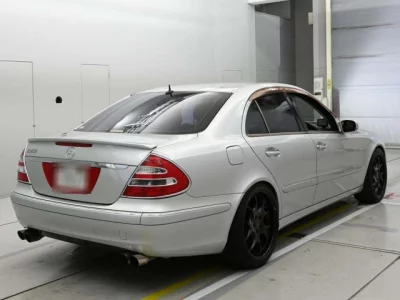 Mercedes-Benz E CLASS  с аукциона в Японии
