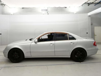 Mercedes-Benz E CLASS  с аукциона в Японии