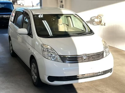 Toyota ISIS  с аукциона в Японии