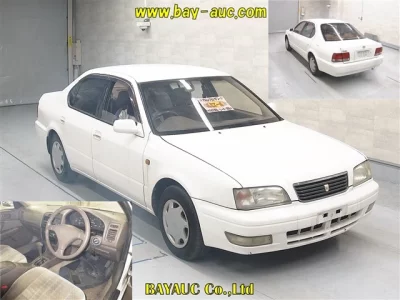 Toyota CAMRY  с аукциона в Японии