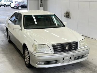 Toyota CROWN  с аукциона в Японии