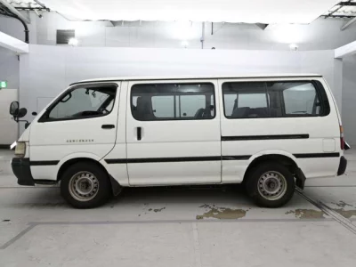 Toyota HIACE  с аукциона в Японии