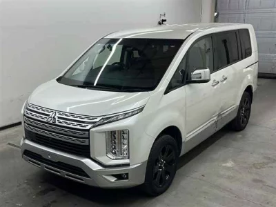 Mitsubishi DELICA D5
