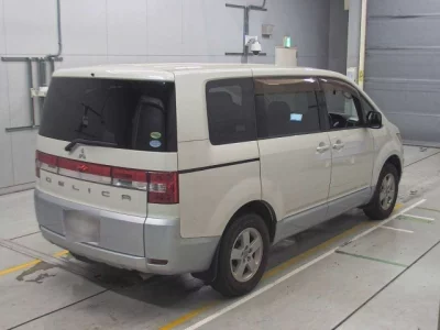 Mitsubishi DELICA D5