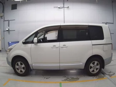 Mitsubishi DELICA D5