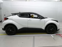 Toyota C-HR лот № 36088 оценка 5  с аукциона в Японии 2