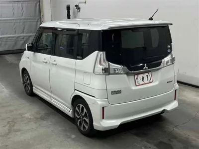 Mitsubishi DELICA D2