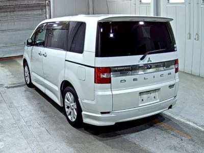Mitsubishi DELICA D5  с аукциона в Японии