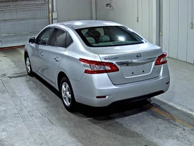 Nissan SYLPHY  с аукциона в Японии