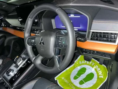 Mitsubishi OUTLANDER PHEV  с аукциона в Японии