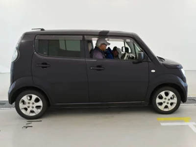 Suzuki MRWAGON