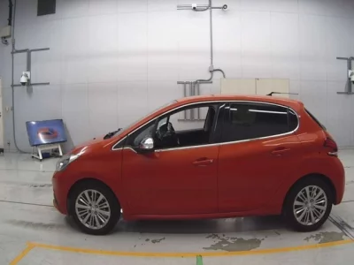Peugeot 208  с аукциона в Японии
