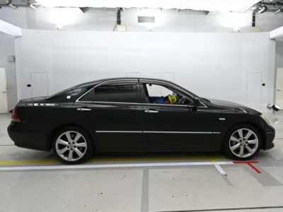 Toyota CROWN  с аукциона в Японии