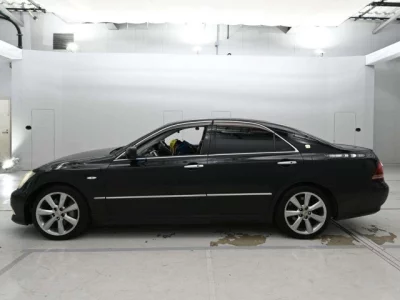 Toyota CROWN  с аукциона в Японии