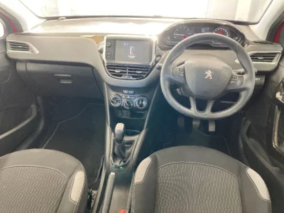 Peugeot 208  с аукциона в Японии