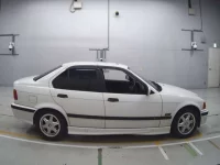 BMW 3-Series лот № 38123 оценка 4  с аукциона в Японии 2