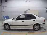 BMW 3-Series лот № 38123 оценка 4  с аукциона в Японии 3