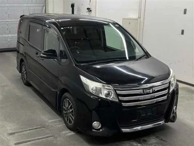 Toyota NOAH  с аукциона в Японии